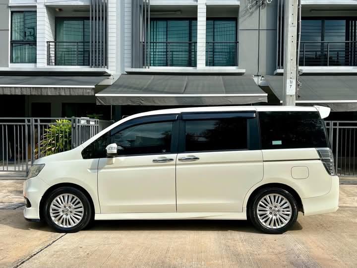 Honda Stepwagon Spada  2