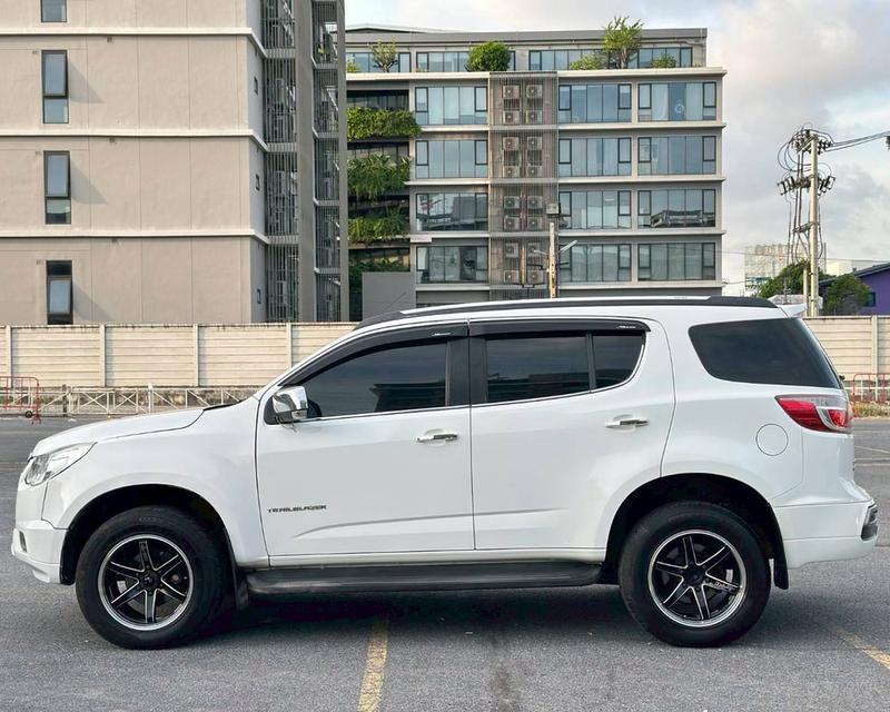Chevrolet Trailblazer 2.8 LTZ เกียร์ Auto ขับ 4 สีขาว ปี 2013 10