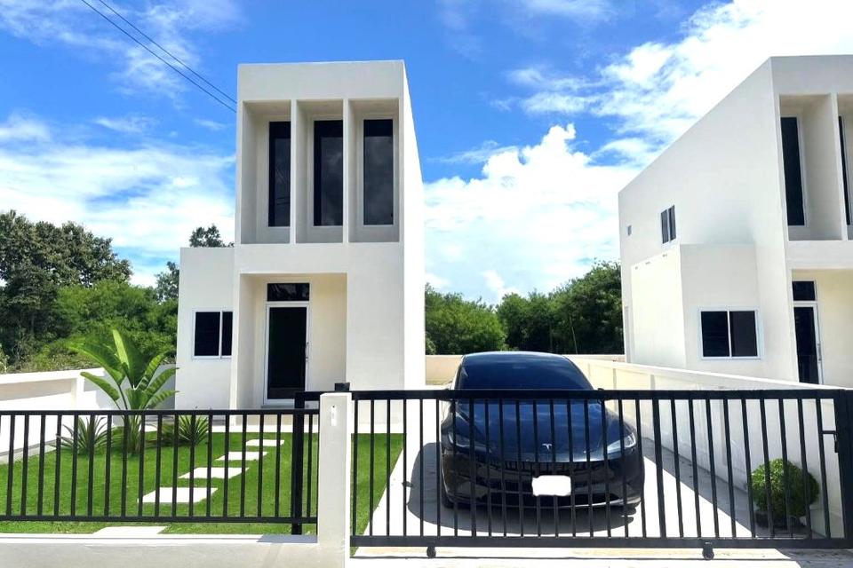 ขายบ้านเดี่ยวหรู 2 ชั้น บ้านศรีย้อย ต้นธง - ลำพูน บ้านใหม่สไตล์โมเดิร์น ของแถมจัดเต็ม ถูกมาก ใกล้ตัวเมืองลำพูน เชื่อมต่อเชียงใหม่ 1