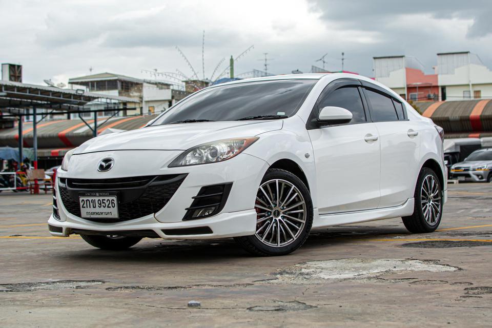 รถบ้านเข้าใหม่ ปี 2013 Mazda3 1.6V Spirit 4 Dr. A/T สีขาว 1