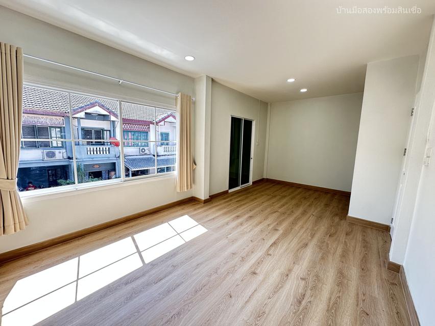 หมู่บ้านวรารักษ์ เลียบคลองสอง 27 18