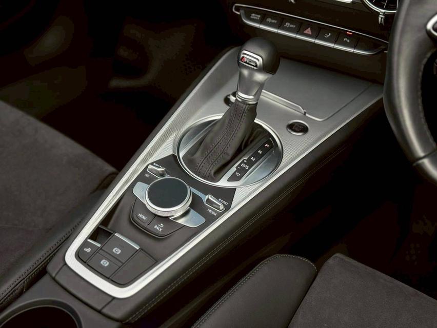 Audi TT 45 TFSI Final Icon Black Convertibleปี 2023 ไมล์ 3,xxx kmราคา 2,390,000 บาท รูปที่ 9