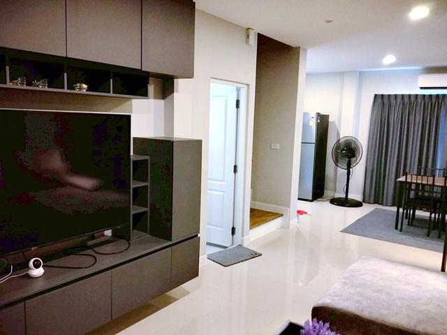 ให้เช่าคฤหาสน์ บ้านเดี่ยว 2 ชั้น 4นอน 52ตร.วา. 202ตร.ม. เซนโทร ประชาอุทิศ 90 แม็กซ์แวลู ประชาอุทิศ 1.7 กม. 2
