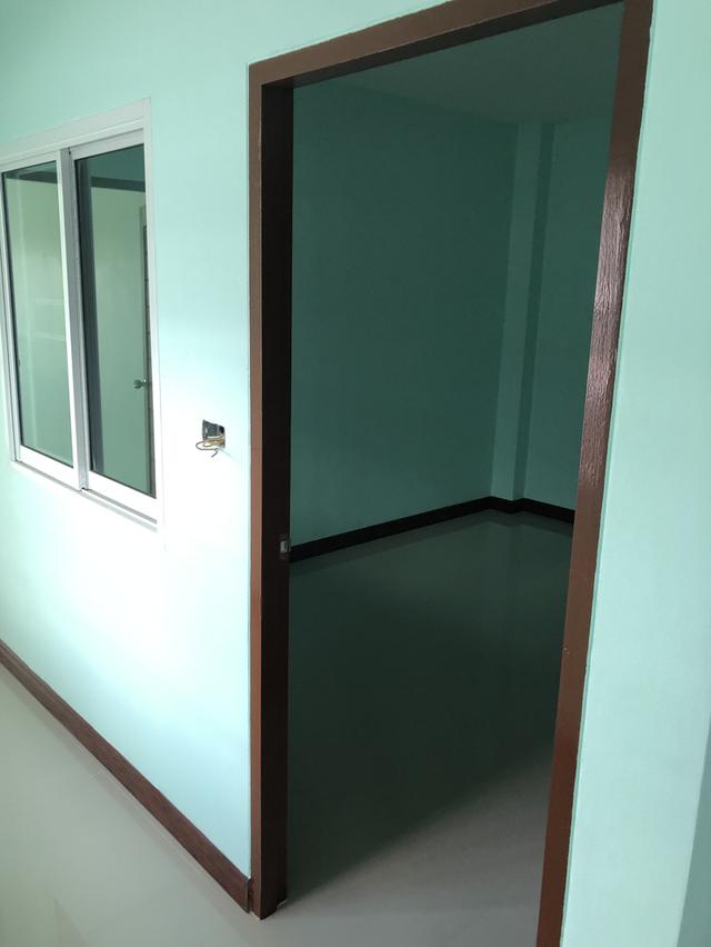 โกดังให้เช่าพร้อมที่พัก 1 ไร่ 8