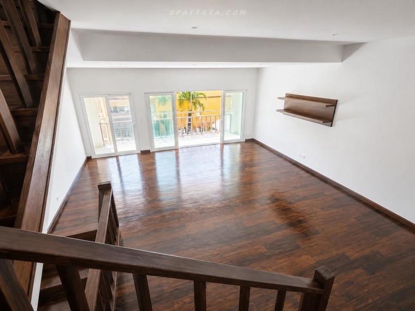 For Rent — 4-Storey Commercial Building on Pratumnak Soi 5, Pattaya 300sqm 3 bedrooms 5 bathrooms walkable to the beach 9
