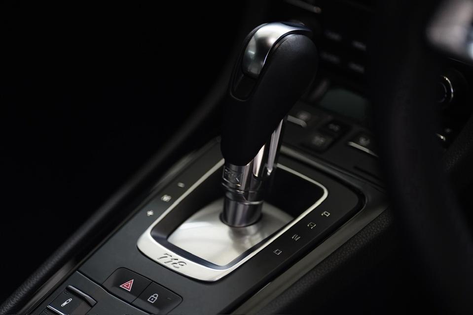Porsche 718 Cayman T (Light Weight) 2022 สภาพของรถเหมือนป้ายแดงกลิ่นความเป็นรถใหม่ยังอยู่ ออกศูนย์ AAS รูปที่ 9