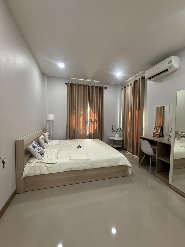 ขายบ้านเดี่ยวชั้นเดียวสร้างใหม่ พร้อมอยู่ ขนาด42ตรว เฟอร์นิเจอร์ครบ ใกล้ถนนมอเตอร์เวย์ชลบุรี-พัทยา บ้านบึง ชลบุรี. 7