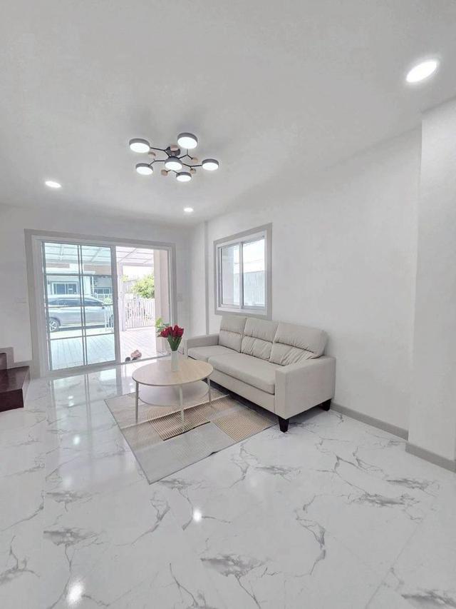 🚗🚗 จอดรถในบ้านได้ถึง 2 คัน 🚗🚗หมู่บ้านบัวทอง4  (คุณาภัทร) บางบัวทองทาวน์เฮ้าส์ 2 ชั้น  หลังมุมในส่วนตัว ตกแต่งใหม่พร้อมอยู่ 10