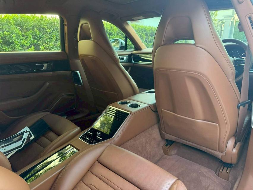 PANAMERA 4E- Hybrid EXECUTIVE 8