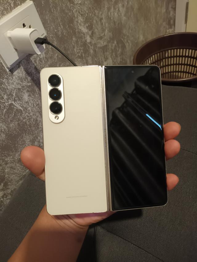 Samsung Galaxy fold4