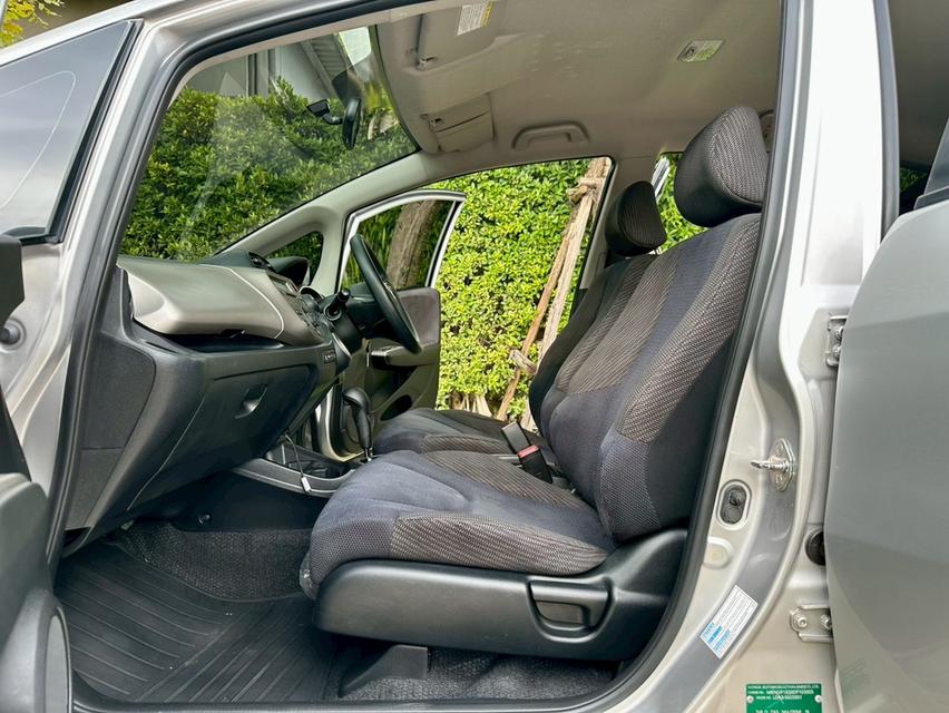 Honda Jazz Hybrid สุดยอดรถประหยัดน้ำมัน เฉลี่ย 20 กิโลลิตร สีเทา ปี 2014 20