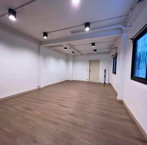 อาคารพาณิชย์ 4ชั้น +rooftop 240 sq.m.เดินเพียง550M จาก MRT พระราม9 เดินถึงฟอร์จูน , เซ็นทรัลพระรามเก้า G Tower 5