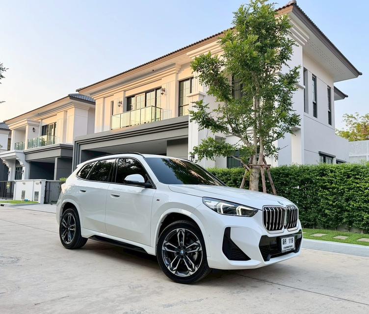 BMW X1 2.0i sDrive M sport ปี23 จด25 สีขาว
