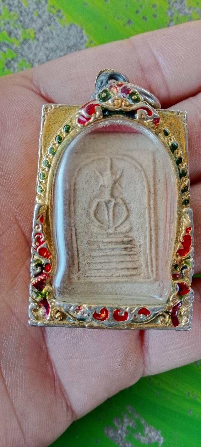 พระเครื่องทั่วไปเนื้อผงรูปถ่ายและเหรียญหล่อ รูปที่ 9