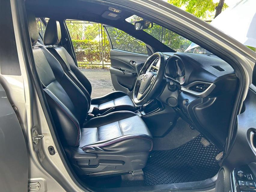Toyota Yaris 1.2 High Hatchback AT ปี 2020 15