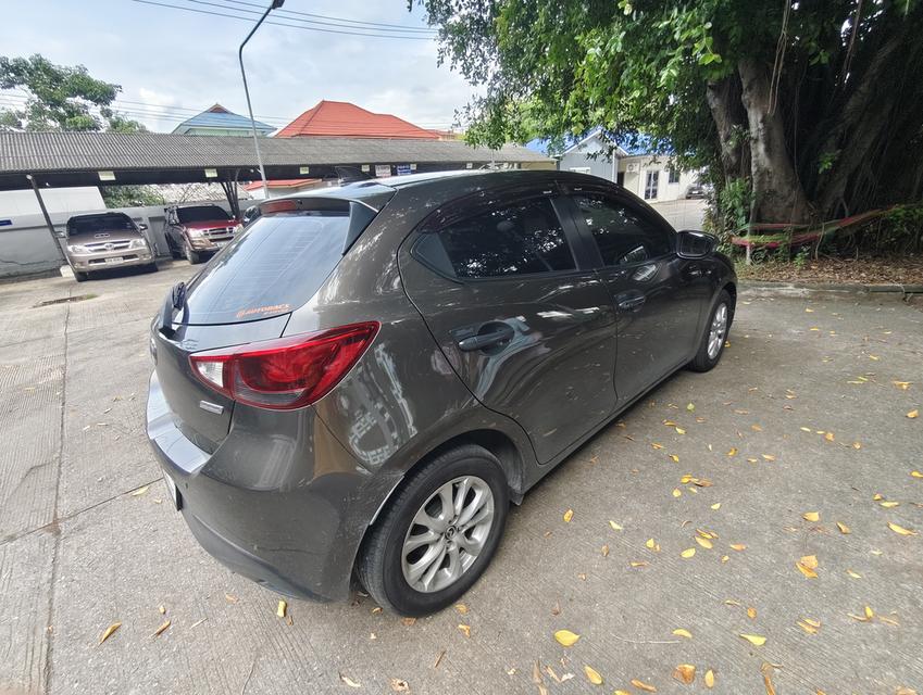 รถมาสด้า2 เบนซิน 1.3 ปี2016 ตัวtop 3