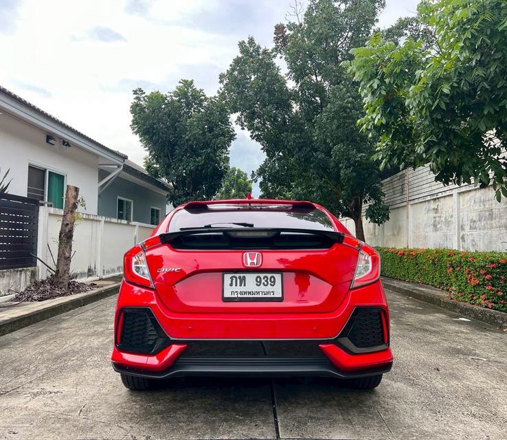 HONDA CIVIC FK 1.5 TURBO  ปี 2018 Top สีแดง  4