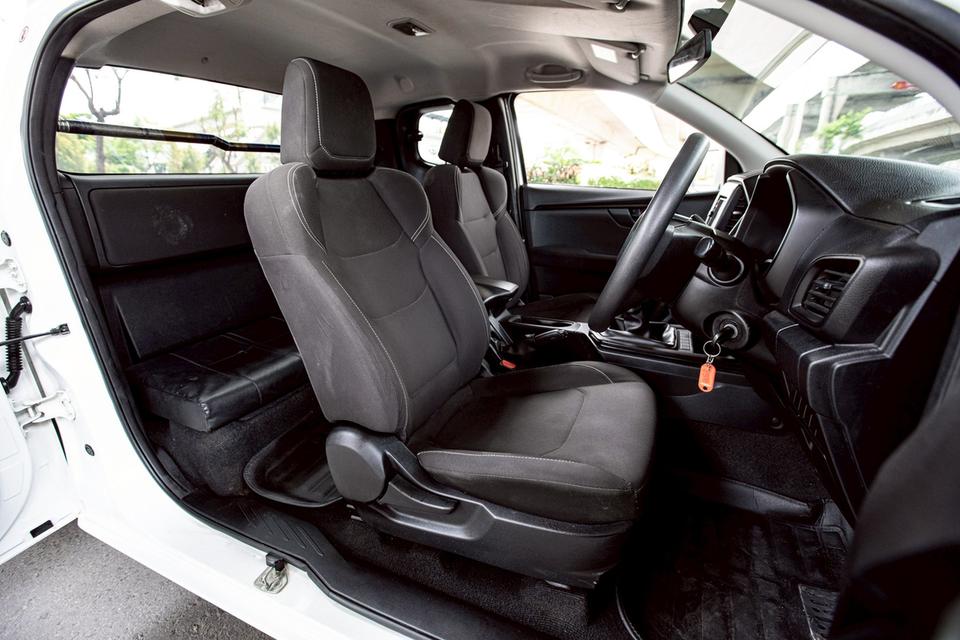 ISUZU D-MAX SPACECAB 1.9 Ddi S ปี 2020 สีขาว มือเดียวป้ายแดง 10