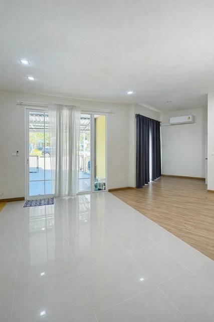 ให้เช่าทาวน์โฮม 2 ชั้น 4 นอน ฟิวเจอร์-รังสิตคลอง3 ตลาดคลองสาม 800 ม. 3 น้ำ 20 ตร.วา.ตลาดไท 3กม. ตลาดไอยรา 2.8กม. 3