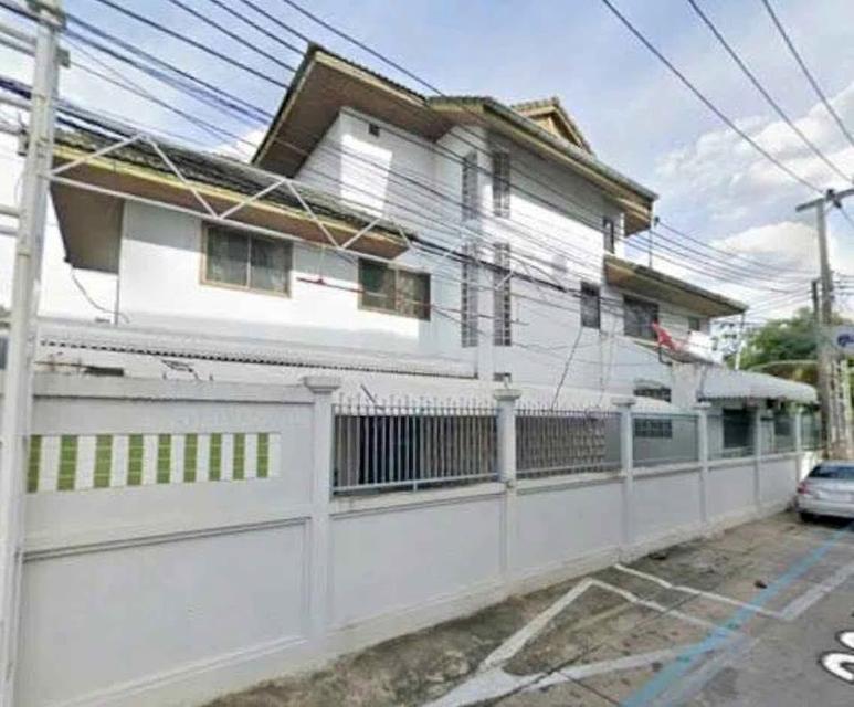 MHR282 จดทะเบียนบริษัทได้! ให้เช่าบ้านหลังใหญ่หลังมุม ซอย 20 มิถุนา พท. 500 ตร.ม. จอดรถ 4 คัน ใกล้ MRT สุทธิสาร & MRT ห้วยขวาง 1