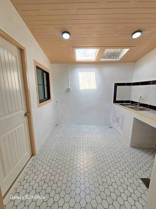 หมู่บ้านบัวทองเคหะ ไทรน้อย นนทบุรีทาวน์เฮาส์ชั้นเดียว  ต้นสายรถเมล์134,516  มีตลาดสด24ชั่วโมง ตกแต่งใหม่พร้อมอยู่ 11