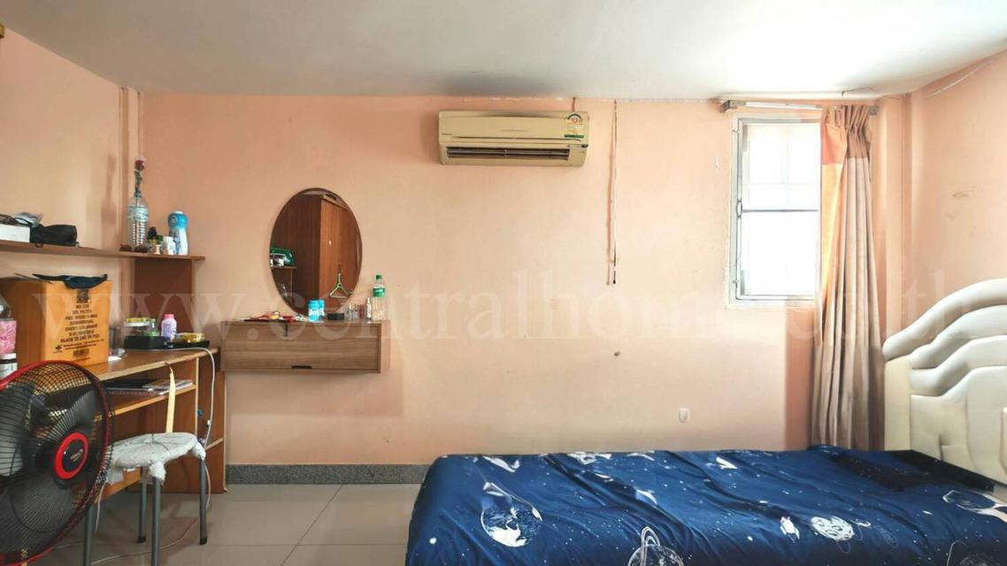 ทาวน์เฮ้าส์ 2 ชั้นครึ่ง สรานนท์ ติวานนท์ - ปากเกร็ด หลังมุม 19