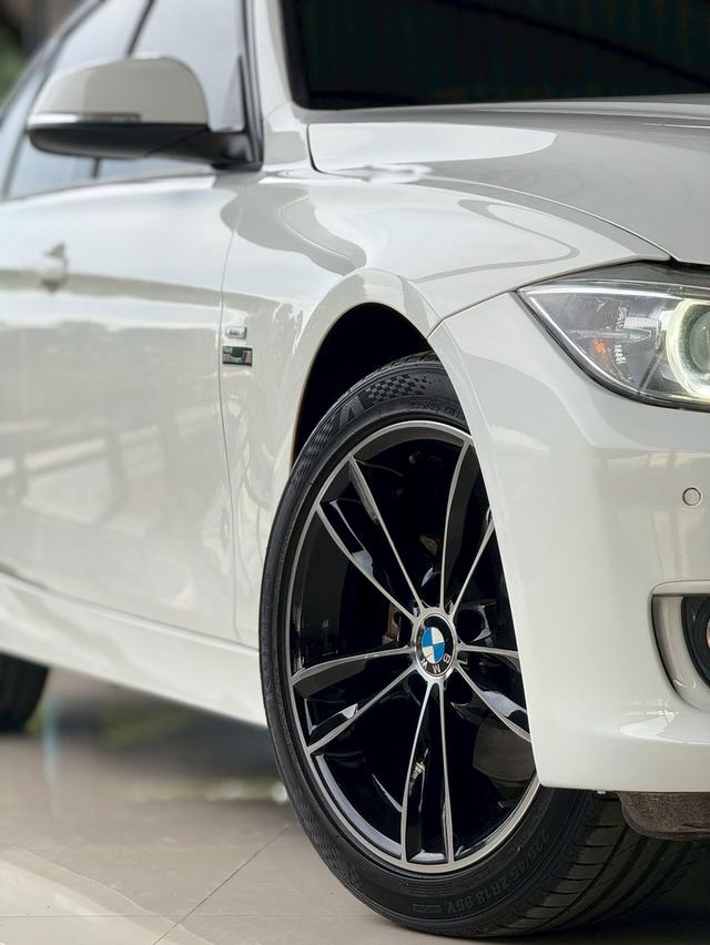 🚘 BMW 320D Modern ปี 2012 สีขาว ดีเซล ประหยัดสุด แรงเต็มพิกัด! 💨 💰 ราคาลดเหลือเพียง 599,000 บาทเท่านั้น!! รูปที่ 4