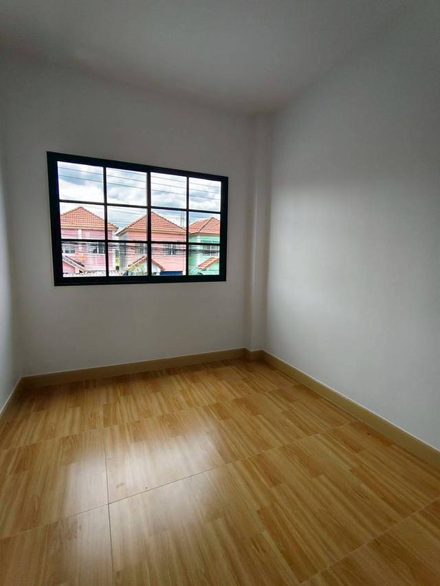 หมู่บ้านอมรทรัพย์ เลียบวารี 25 6
