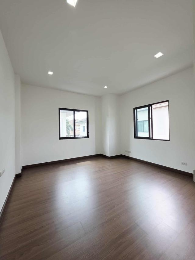  ขายบ้าน เศรษฐสิริวัชรพล  ติดถนนเมนสุขาภิบาล5 หน้าสำนักงานเขตสายไหม 9