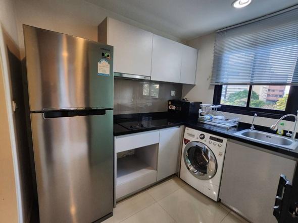 ให้เช่าซีนิธ เพลส สุขุมวิท42 ใกล้รถไฟฟ้าสถานีเอกมัย,,,มี 2  ห้องนอน ชั้น6 6