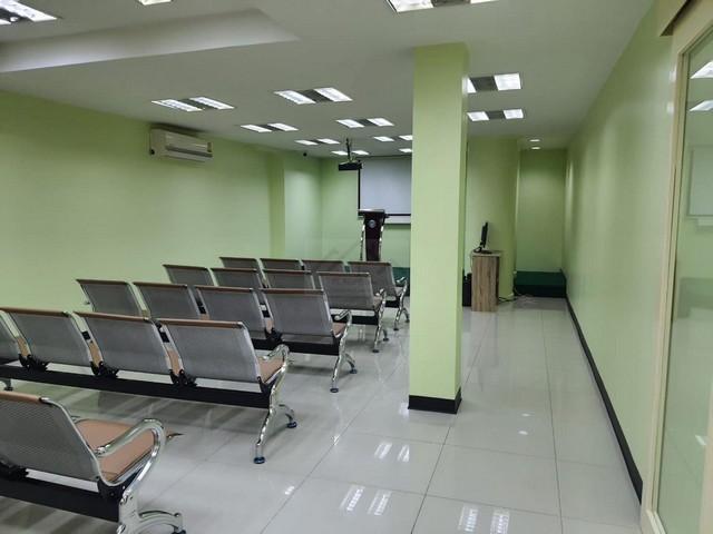 ให้เช่า อาคารพาณิชย์ 5 ชั้น ชั้นดาดฟ้า 1,080 ตรม. ซอยรัชดาภิเษก 22