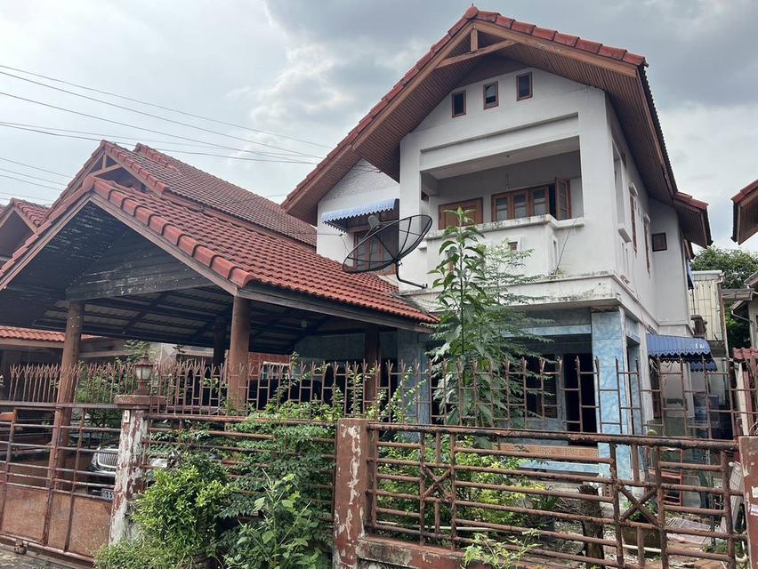 บ้านมือสอง โครงการ เลิศอุบล 4 ซ.1/1 ซอยรามอินทรา 65 ถนนรามอินทรา ขนาดพื้นที่ 50 ตารวางวา 3 ห้องนอน 2 ห้องน้ำ 2