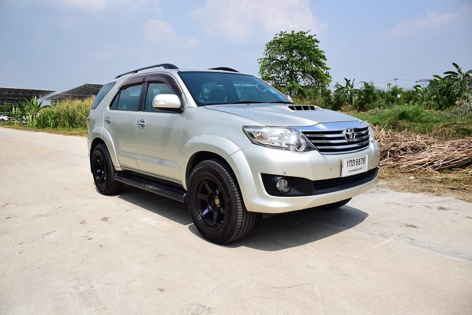 ฟรีดาวน์ แค่ช่วงล่างก็คุ้มแล้ว ปี13 FORTURNER 3.0Vหน้าแชมป์-VN ดีเซลTURBO ออโต้ เบาะหนังไฟฟ้า แอร์จอ รีโมท เมาติฟังชั่นส์ แม็กยางมิชลิน โทร0957401229