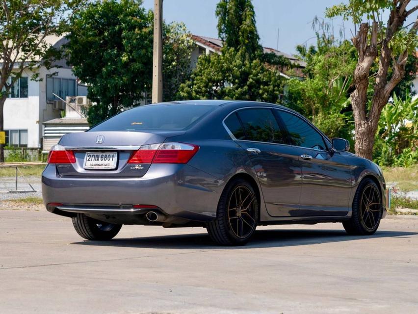 HONDA Accord 2.4 Tech Sunroof TOP 2013 รถสวยน่าใช้ คุ้มๆเกินราคาแน่นอนครับ 4