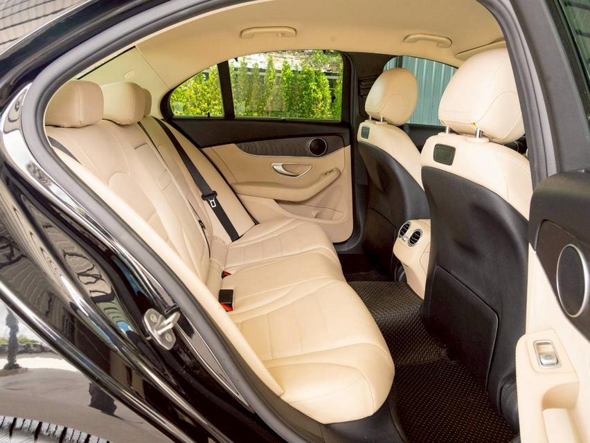 Mercedes-Benz c350e 2.0 Avantgarde Plugin Hybrid ปี จด 2018 13