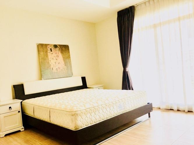 U1390 ให้เช่าบ้านทาวน์โฮม 3 ชั้น หมู่บ้านกลางเมือง ศรีนครินทร์ เออร์บาเนียน ศรีนครินทร์46/1 บ้านเฟอร์ครบ ทำเลดีเดินทางสะดวกเข้าออกได้หลายทาง ใกล้รถไฟา 8