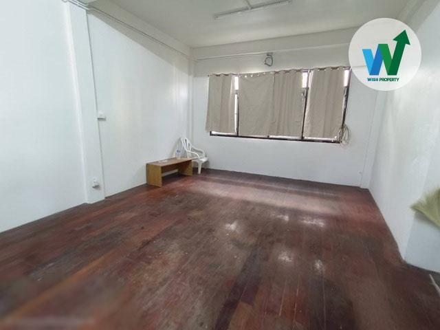 ขายอาคารพาณิชย์ 3 ชั้นทำเลดี บ้านพร้อมอยู่ แอร์ กู้เต็ม เข้าอยู่ได้เลย ใกล้รถไฟฟ้า ใกล้โรงเรียนอินเตอร์  ใกล้นางลิ้นจี่ 4