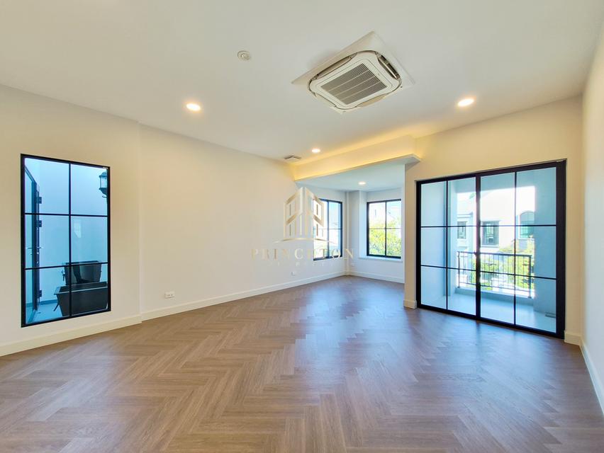 Luxury House for Sale Nantawan Rama 9 – New KrungthepKreetha 16