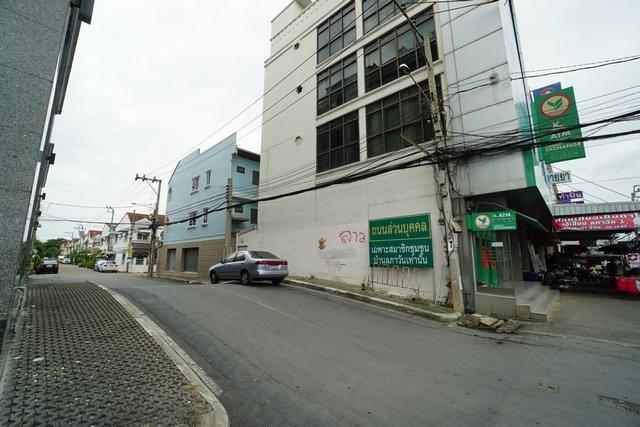 ให้เช่า-ขาย ทาวน์เฮ้าส์ หลังมุม 24 ตรว. ต้นโครงการ ลภาวัน 1 ใกล้ตลาดบางบัวทอง วัดเล่งเน่ยยี่ 3 นอน 2 น้ำ 8