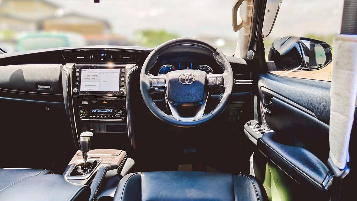 Toyota Fortuner 2.4Leader ปี23 รูปที่ 10