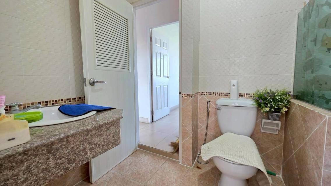 ขายด่วน! ทาวน์เฮ้าส์ 2 ชั้น หมู่บ้านรื่นฤดี 5 หทัยราษฎร์-มีนบุรี ทำเลทองติดถนนเมน ค้าขายได้ 11