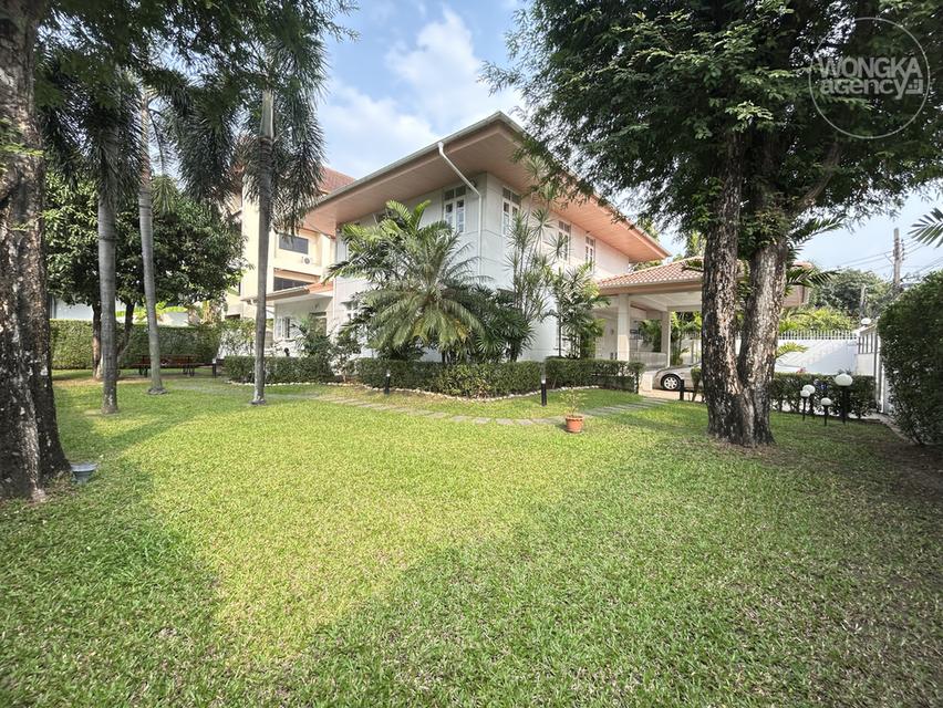 ขายบ้านเดี่ยว หมู่บ้านเมืองทอง 2 โครงการ 3 พัฒนาการ 53 สไตล์ Old Money ออกแบบโดยสถาปนิกชั้นนำ ขนาด 158 ตร.วา ใกล้รถไฟฟ้าหัวหมาก 2 สาย 2