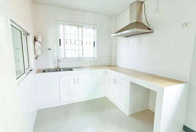 เพียวเพลส รังสิต คลอง 2 2.4 กม. เช่าบ้านเดี่ยว 2 ชั้นหลังมุม ถ.เลียบคลอง3 ต่อเติมครัวใหม่ 5