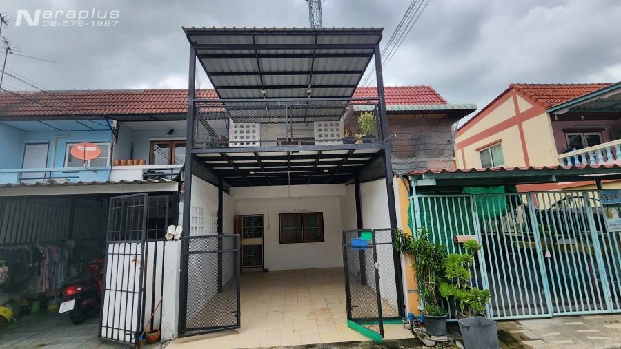 68070848 : ขายทาวน์เฮ้าส์ 2 ชั้น ตกแต่งสวย ขนาด 3 ห้องนอน บนที่ดิน 17.8 ตร.ว. หมู่บ้านมโนรมย์ 2 เลี่ยบคลองสอง 27 คลองสามวา กรุงเทพฯ