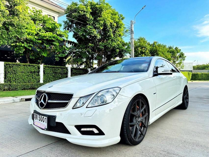 BENZ E250 COUPE AMG หลังคาแก้ว สีขาว เบาะแดง ปี 2012 อ็อฟชั่นเต็มสุดครับคันนี้ รูปย่อยที่ 1