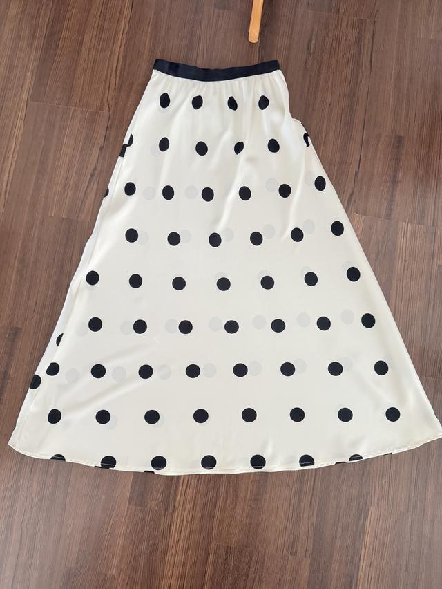 ชุดเซต-กระโปรง สภาพดีไม่เคยใส่ รูปที่ 3
