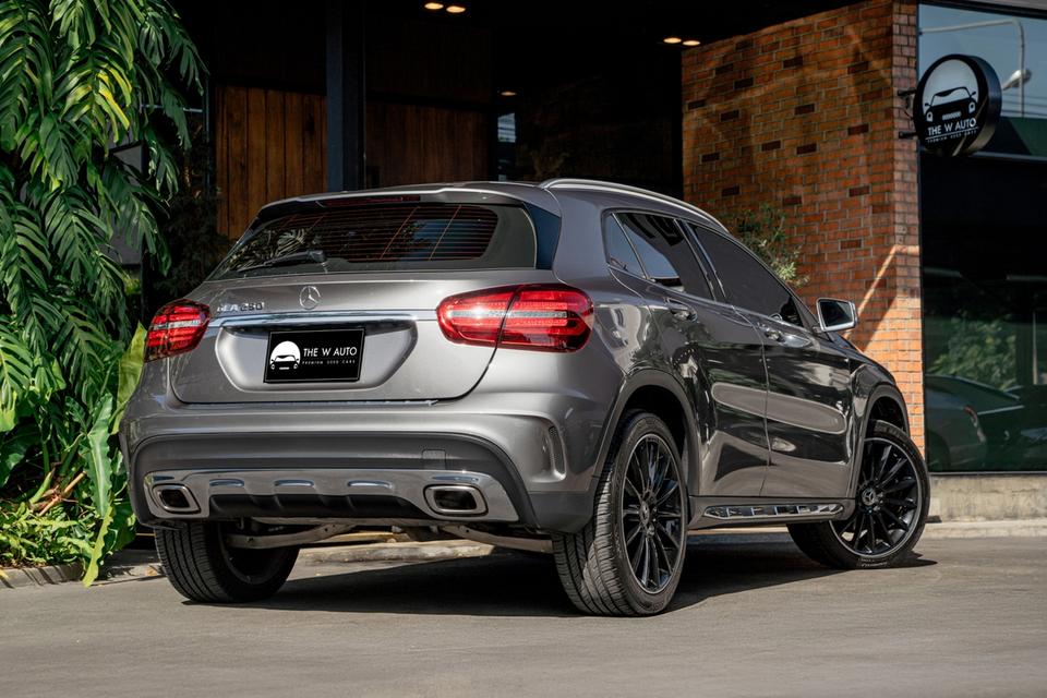 Mercedes-Benz GLA250 AMG Dynamic ปี 2019🩶 วิ่งน้อย 66,xxx km. สีพิเศษหายาก🩶 2