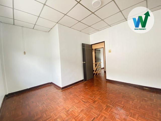 ทาวน์เฮ้าส์ รุ่งกิจวิลล่า 7 ร่มเกล้า ขาย (เหมาะกับการอยู่อาศัย หรือปล่อยเช่า) 8