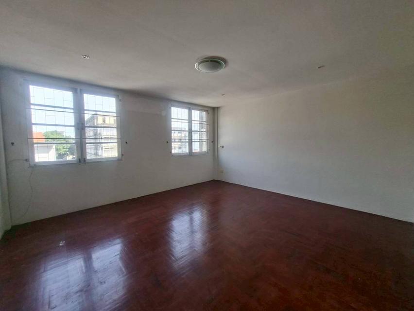 ให้เช่าทาวน์โฮม 4 ชั้น+ดาดฟ้า ในเอกมัย ใกล้ดองกี้มอลล์ทองหล่อ-เอกมัย (N.1826) 12