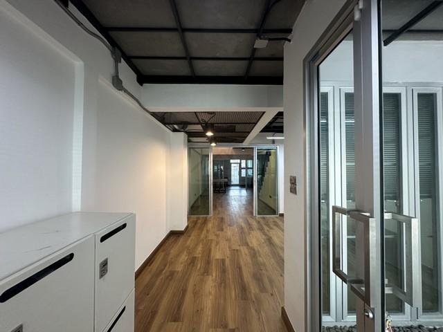 ขายทาวน์เฮ้าส์ 2 ชั้น สไตล์ Loft ลาดพร้าว โชคชัย 4 ซอย 55 ถนนเมน รีโนเวทใหม่พร้อม double volume กลางบ้าน 6